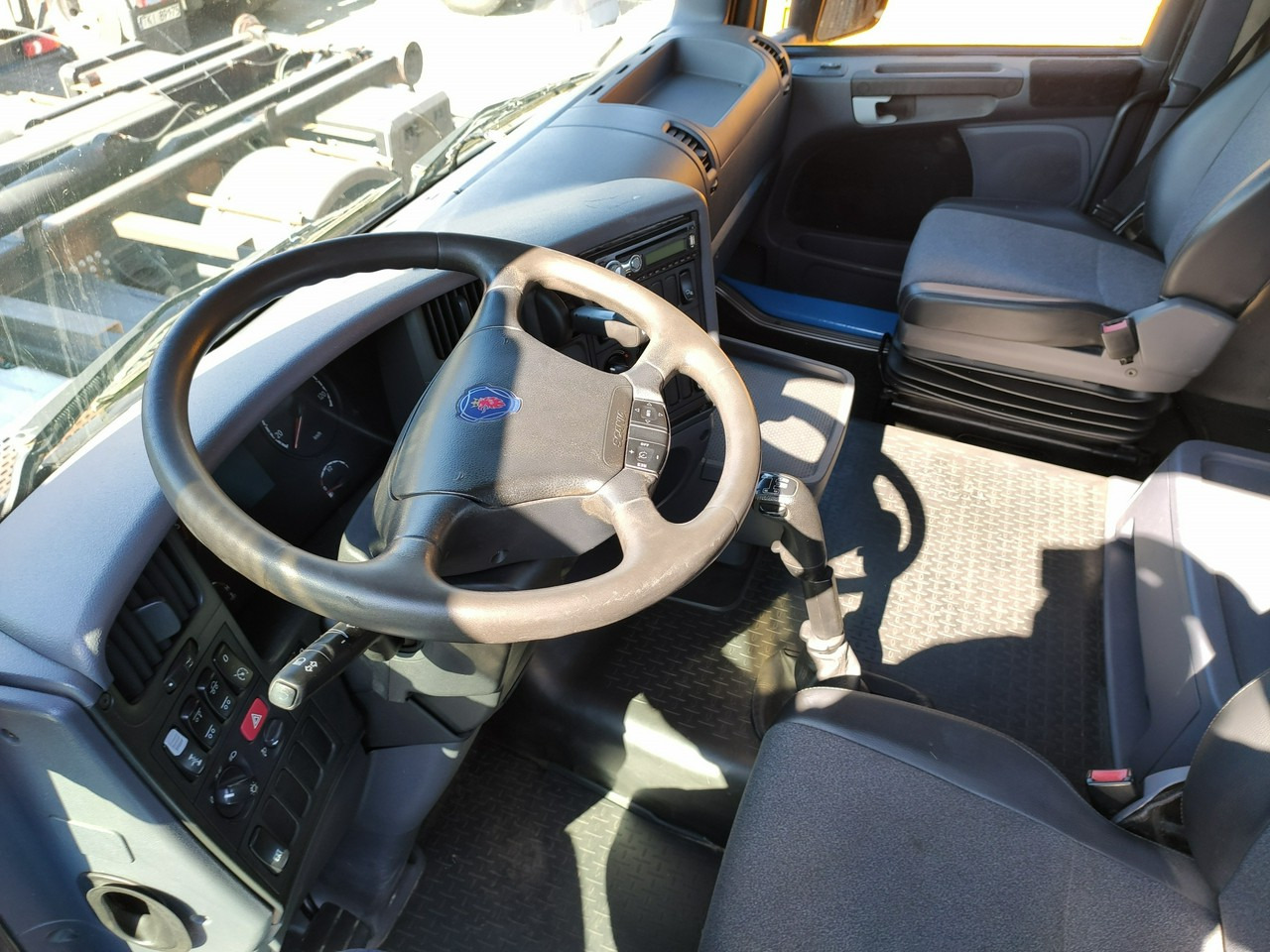 Лизинг на Scania R 400 LB 6x2 HDS Budowlanka Widły Oś Skrętna Super Stan Scania R 400 LB 6x2 HDS Budowlanka Widły Oś Skrętna Super Stan: снимка 26 Лизинг на Scania R 400 LB 6x2 HDS Budowlanka Widły Oś Skrętna Super Stan Scania R 400 LB 6x2 HDS Budowlanka Widły Oś Skrętna Super Stan: снимка 26