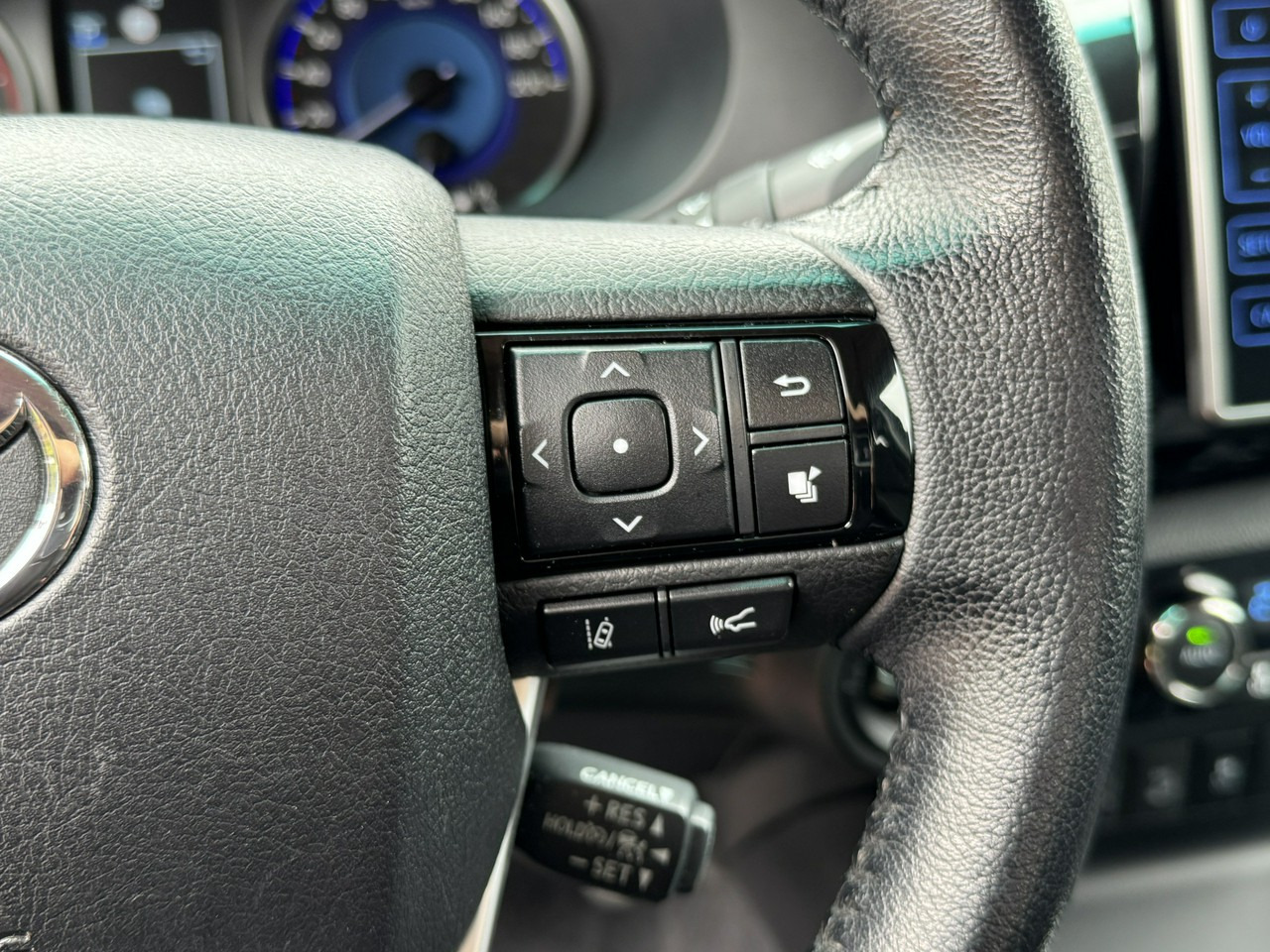 Лизинг на Toyota Hilux Toyota Hilux: снимка 27
