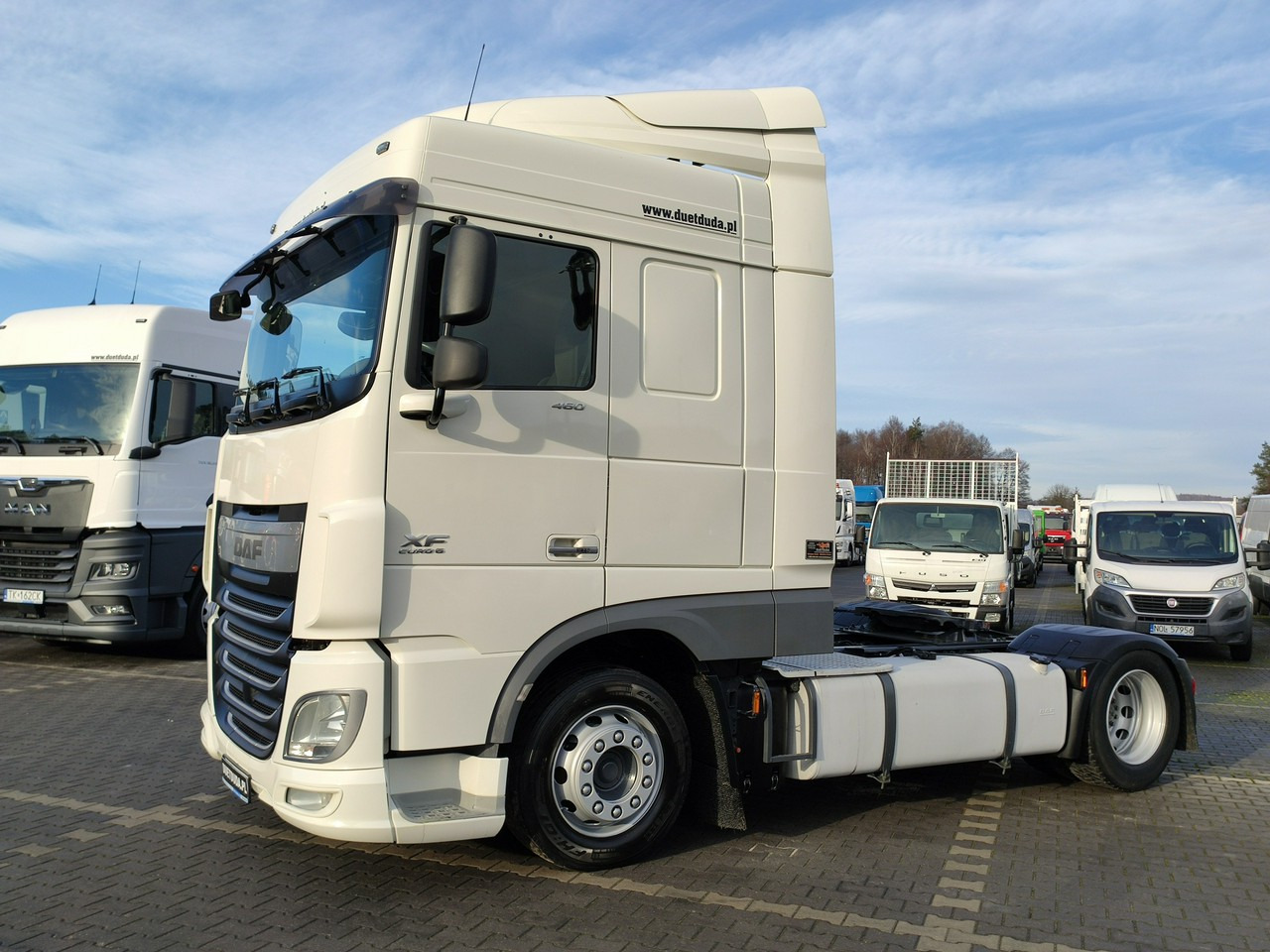 DAF XF 106.460 Euro 6 LowDeck Mega - Влекач: снимка 3 DAF XF 106.460 Euro 6 LowDeck Mega - Влекач: снимка 3