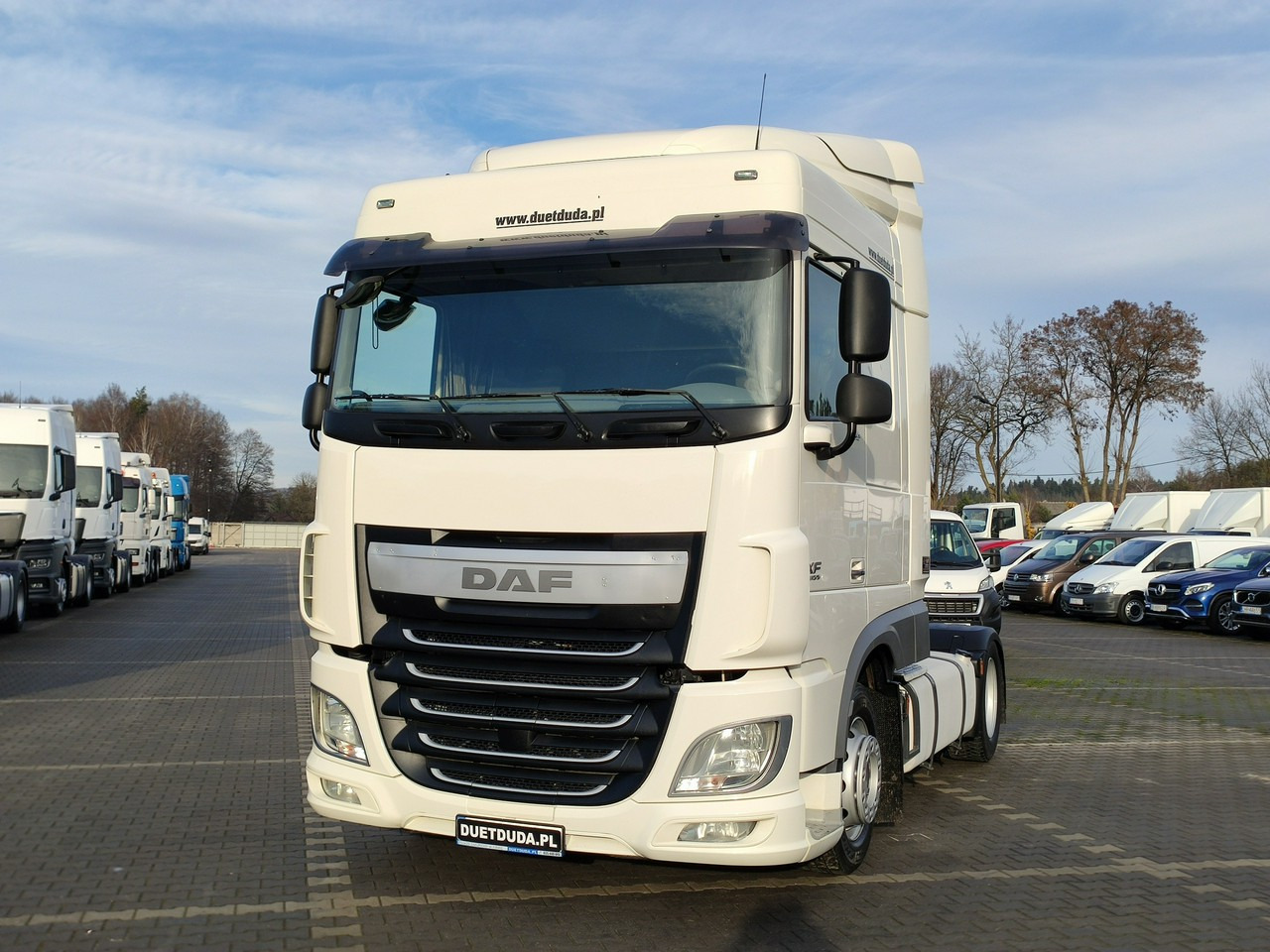 DAF XF 106.460 Euro 6 LowDeck Mega - Влекач: снимка 4 DAF XF 106.460 Euro 6 LowDeck Mega - Влекач: снимка 4