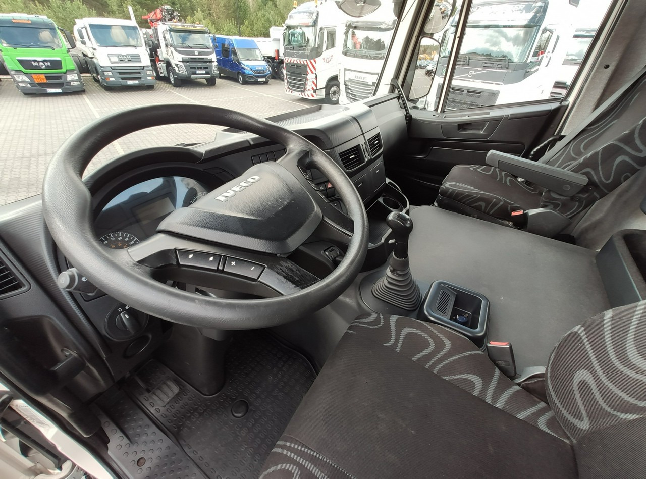 Влекач Iveco Trakerr 26.410 6x4 Manual Mały Przebieg tylko-46000km: снимка 23