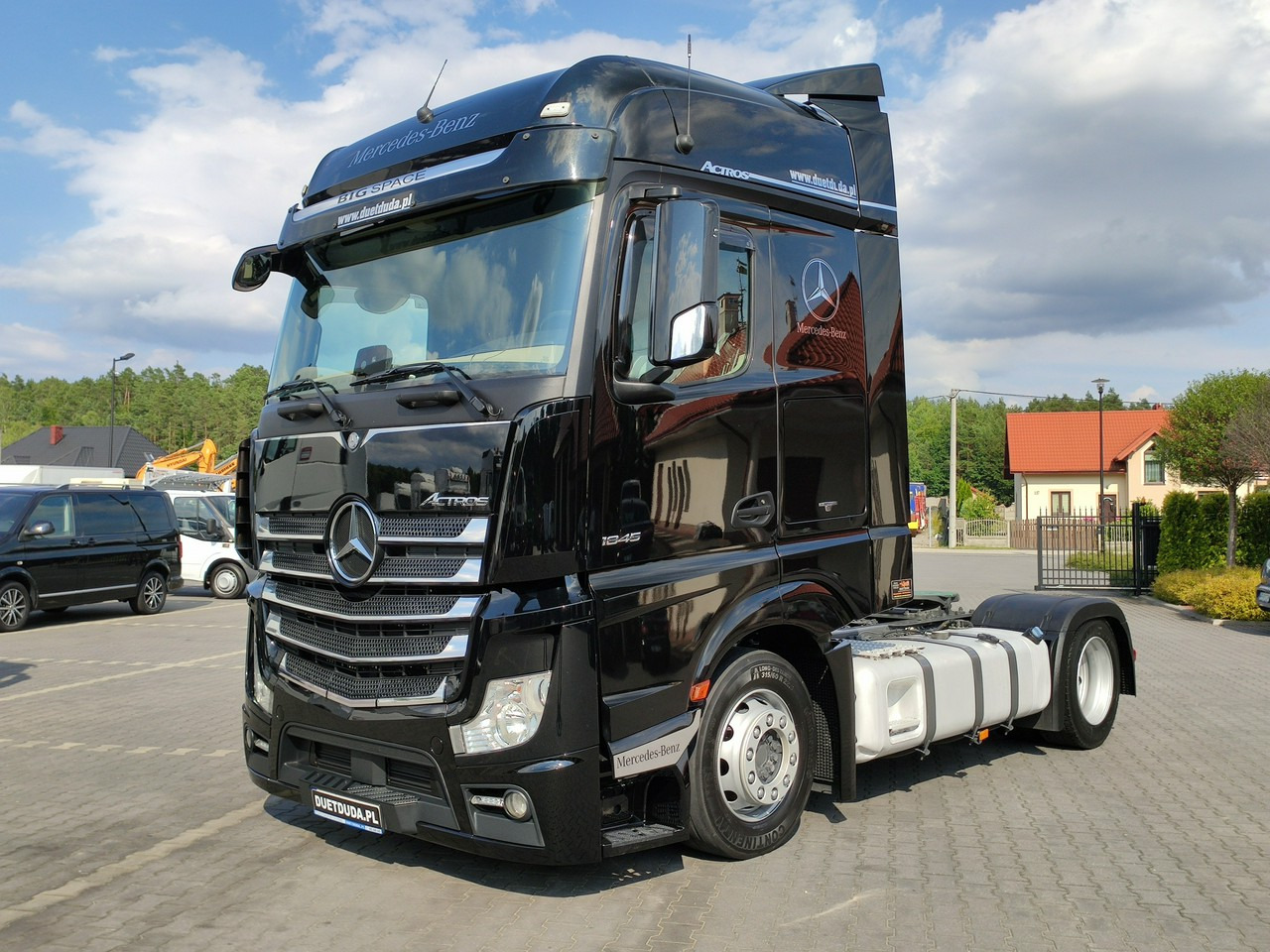 Mercedes ACTROS 1845 Euro 6 Big Space Low Deck Mega !!! - Влекач: снимка 3 Mercedes ACTROS 1845 Euro 6 Big Space Low Deck Mega !!! - Влекач: снимка 3