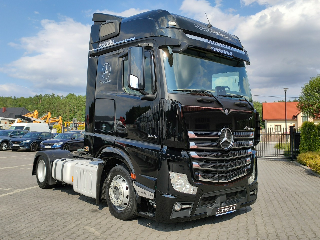 Mercedes ACTROS 1845 Euro 6 Big Space Low Deck Mega !!! - Влекач: снимка 4 Mercedes ACTROS 1845 Euro 6 Big Space Low Deck Mega !!! - Влекач: снимка 4