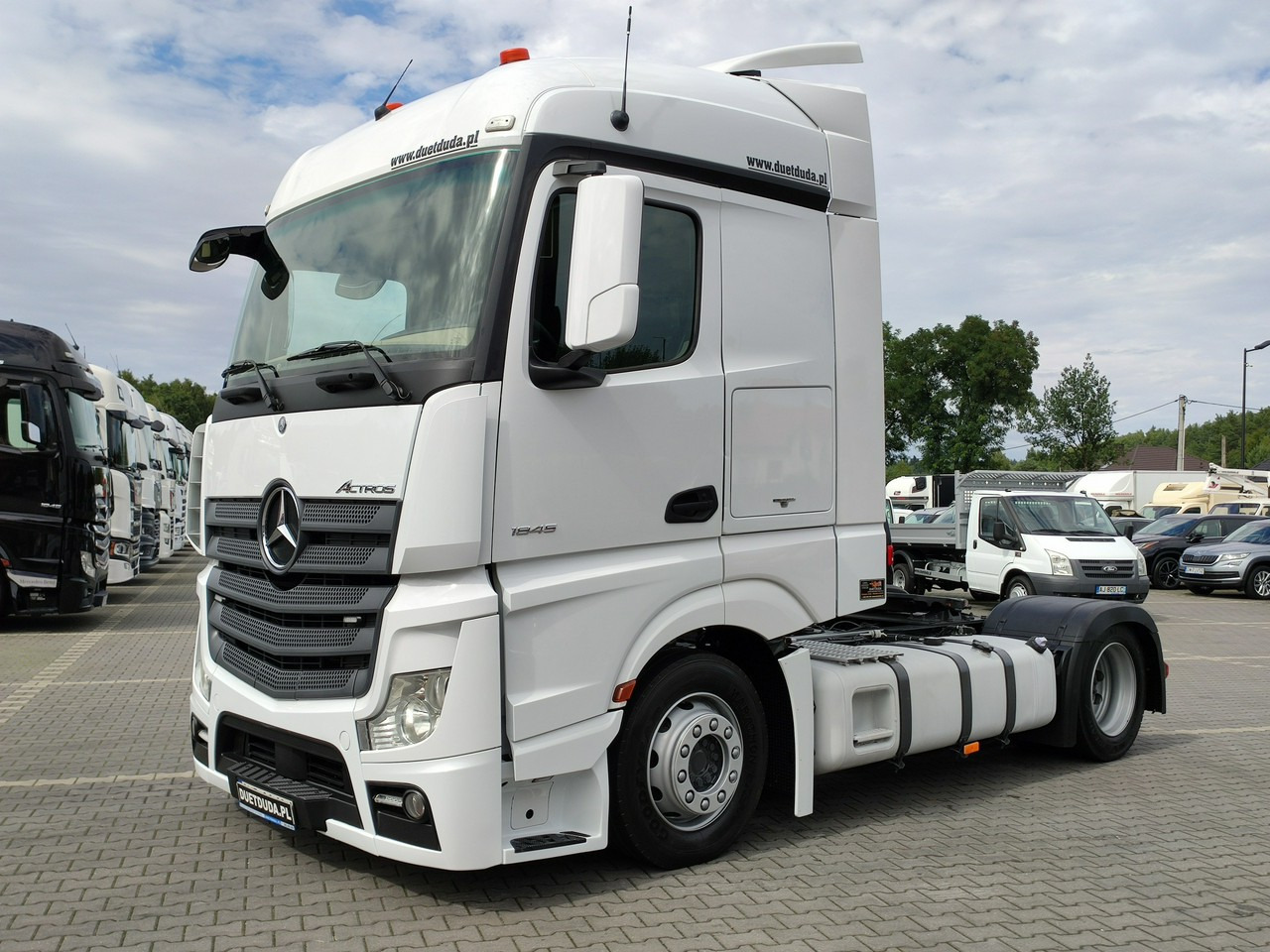 Mercedes ACTROS 1845 Euro 6 Low Deck Mega !!! - Влекач: снимка 4 Mercedes ACTROS 1845 Euro 6 Low Deck Mega !!! - Влекач: снимка 4