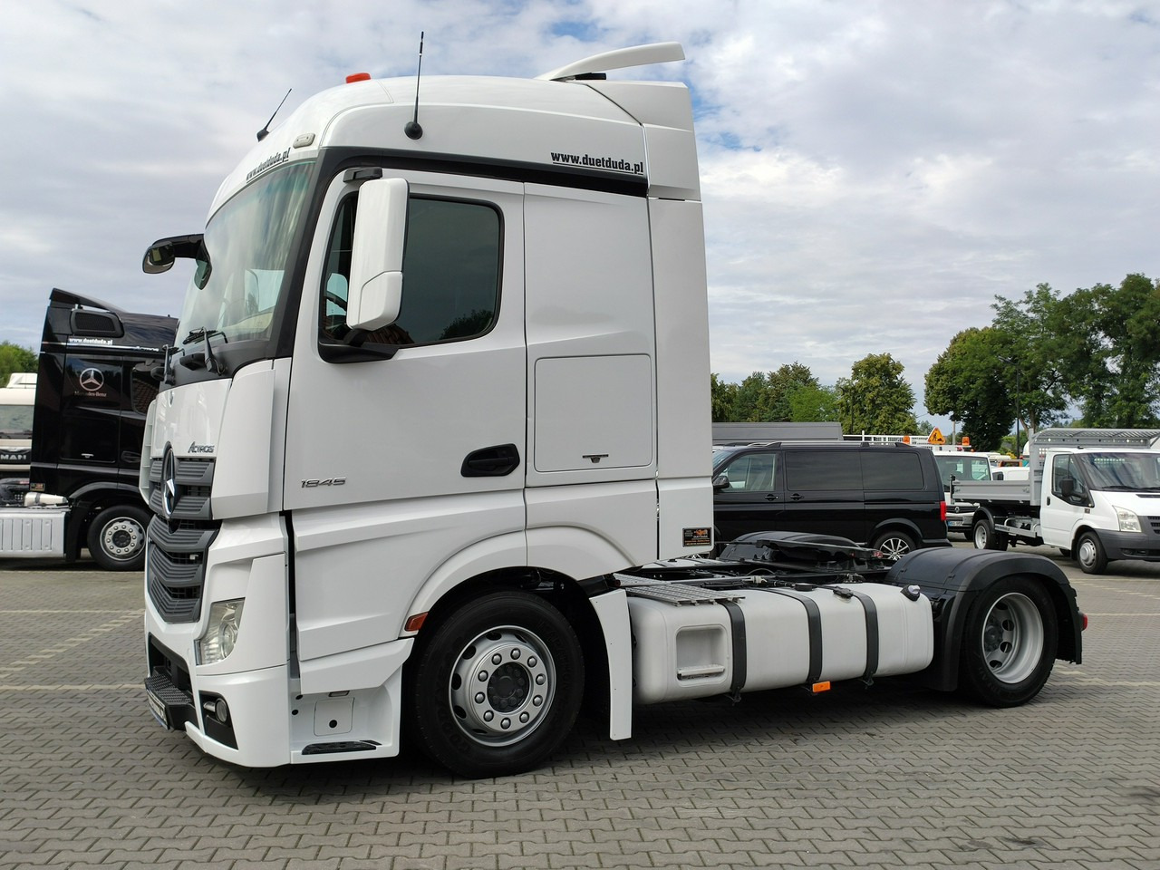 Mercedes ACTROS 1845 Euro 6 Low Deck Mega !!! - Влекач: снимка 5 Mercedes ACTROS 1845 Euro 6 Low Deck Mega !!! - Влекач: снимка 5