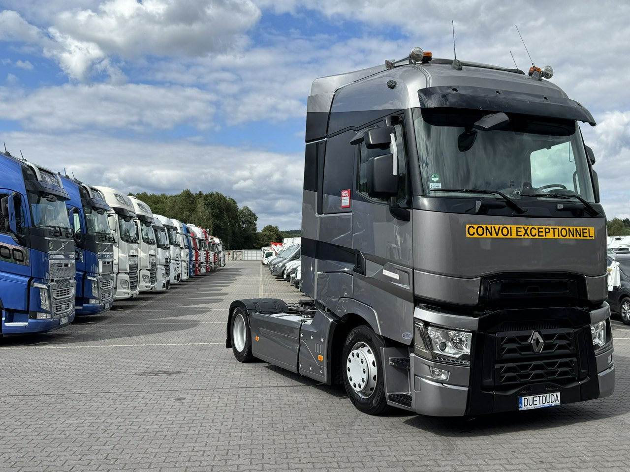 Renault Gama T 520 HIGH CAB Silnik 13litrów Euro 6 Low deck - Влекач: снимка 1 Renault Gama T 520 HIGH CAB Silnik 13litrów Euro 6 Low deck - Влекач: снимка 1