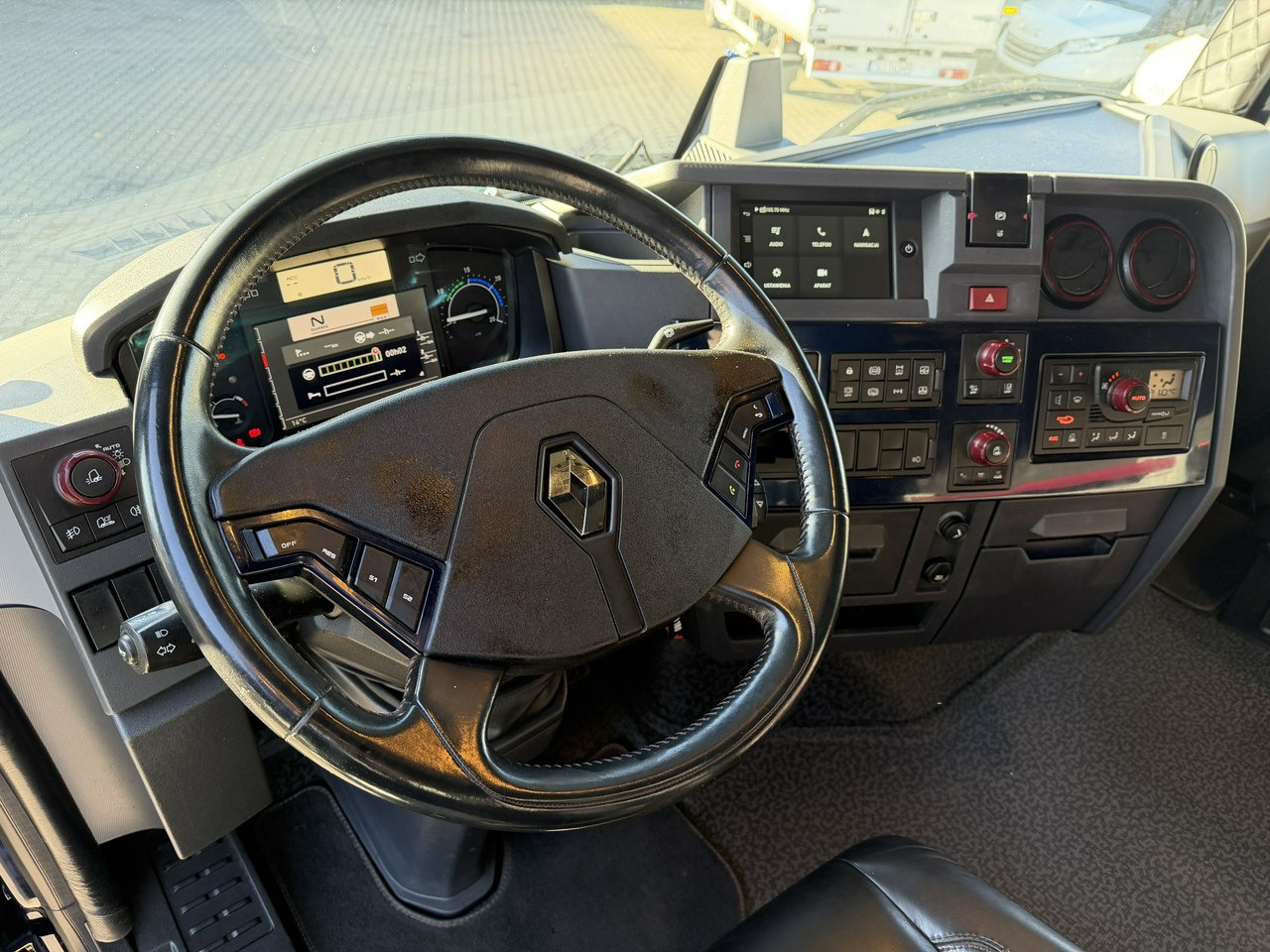 Влекач Renault Gama T 520 Standard Silnik 13litrów Euro 6: снимка 23 Влекач Renault Gama T 520 Standard Silnik 13litrów Euro 6: снимка 23