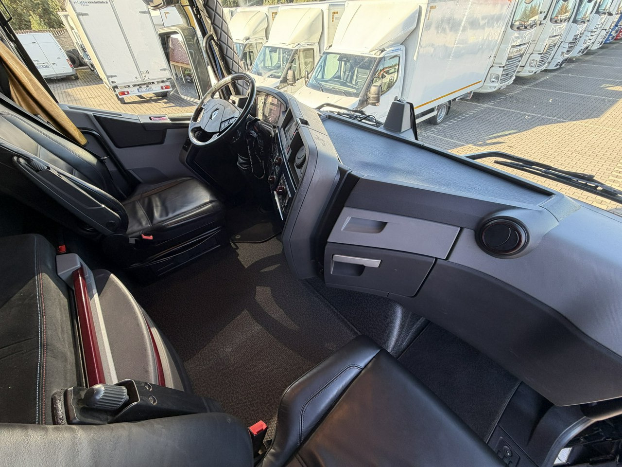 Влекач Renault Gama T 520 Standard Silnik 13litrów Euro 6: снимка 36 Влекач Renault Gama T 520 Standard Silnik 13litrów Euro 6: снимка 36