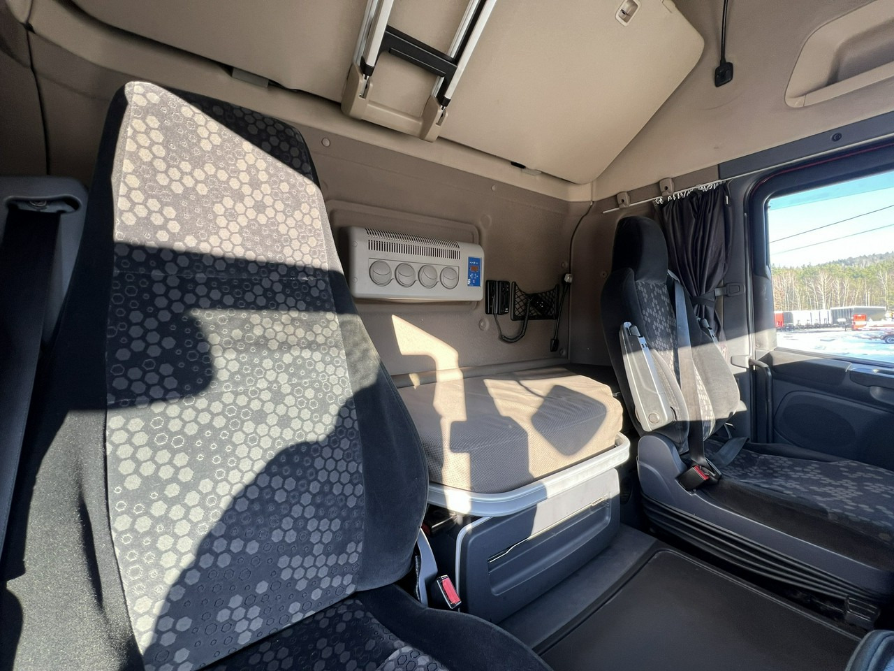Влекач Scania R 450 Topline E6 4x2 Retarder Klima Postojowa !!!: снимка 34