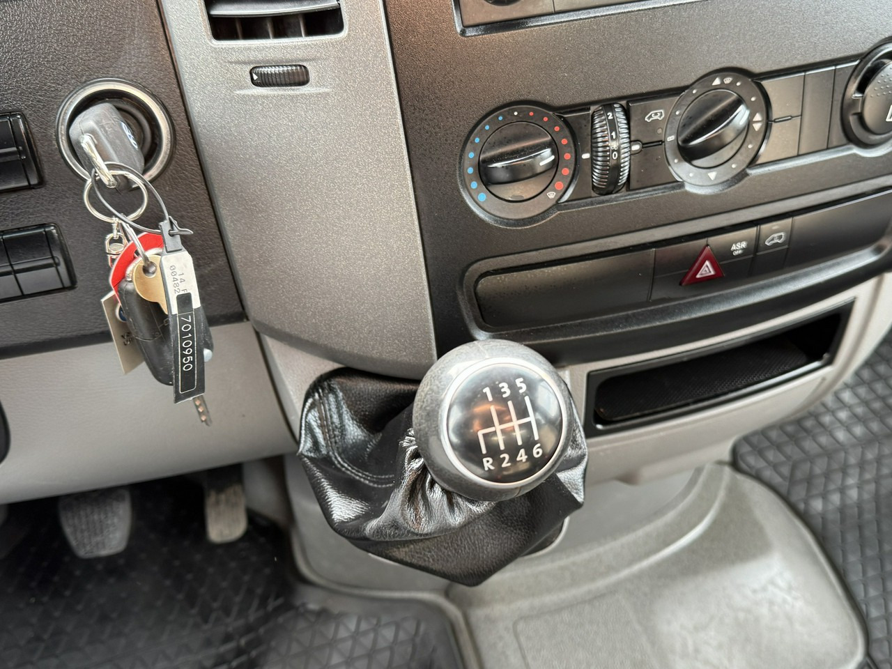 Лизинг на Volkswagen Crafter Volkswagen Crafter: снимка 26 Лизинг на Volkswagen Crafter Volkswagen Crafter: снимка 26