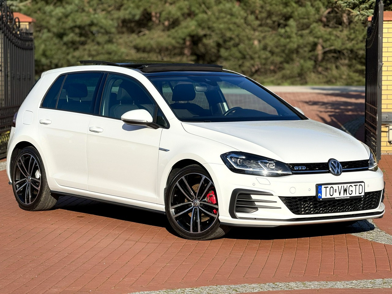 Volkswagen Golf - Хечбек: снимка 1 Volkswagen Golf - Хечбек: снимка 1