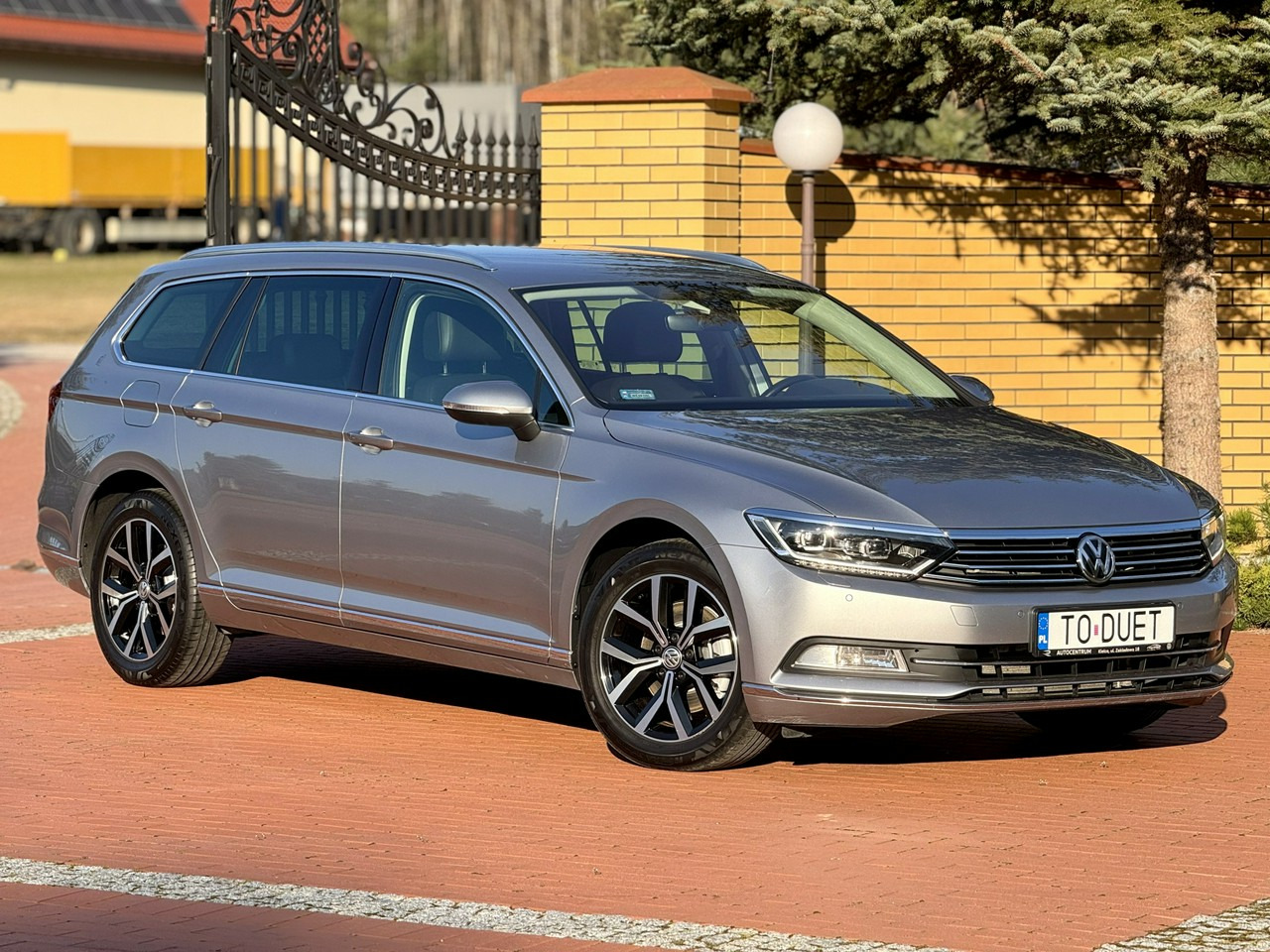 Volkswagen Passat - Лек автомобил: снимка 1 Volkswagen Passat - Лек автомобил: снимка 1