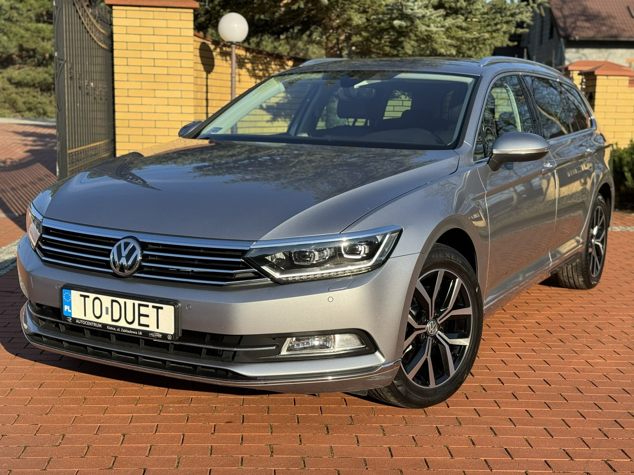 Volkswagen Passat - Лек автомобил: снимка 2 Volkswagen Passat - Лек автомобил: снимка 2