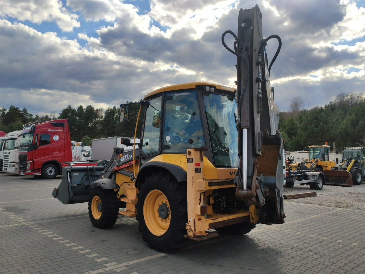 Volvo BL61B Oryginalna Bez Luzów i Wycieków Zadbana Sprawna Super Stan - Багер-товарач: снимка 4 Volvo BL61B Oryginalna Bez Luzów i Wycieków Zadbana Sprawna Super Stan - Багер-товарач: снимка 4