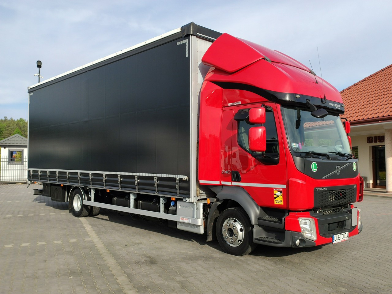 Volvo FL12.240 E6 Firana Tył Drzwi Dach Zsuwany Bogato Wyposażony !!! - Камион с брезент: снимка 5 Volvo FL12.240 E6 Firana Tył Drzwi Dach Zsuwany Bogato Wyposażony !!! - Камион с брезент: снимка 5
