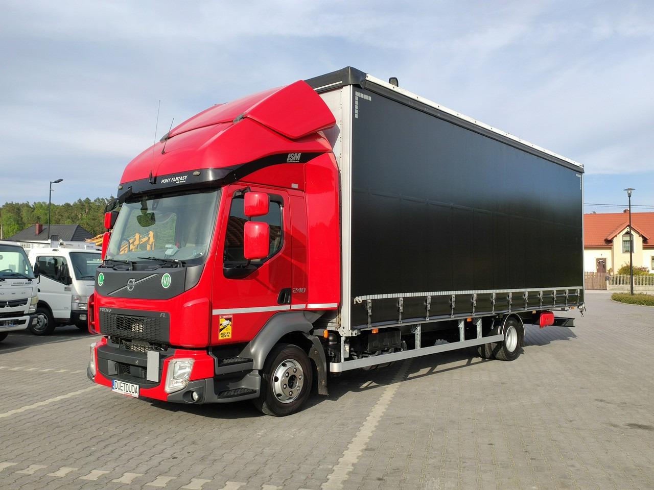 Volvo FL12.240 E6 Firana Tył Drzwi Dach Zsuwany Bogato Wyposażony !!! - Камион с брезент: снимка 4 Volvo FL12.240 E6 Firana Tył Drzwi Dach Zsuwany Bogato Wyposażony !!! - Камион с брезент: снимка 4