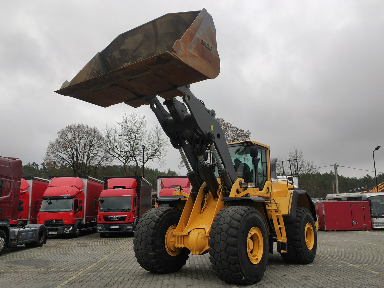 Volvo L 220G - Колесен товарач: снимка 3 Volvo L 220G - Колесен товарач: снимка 3
