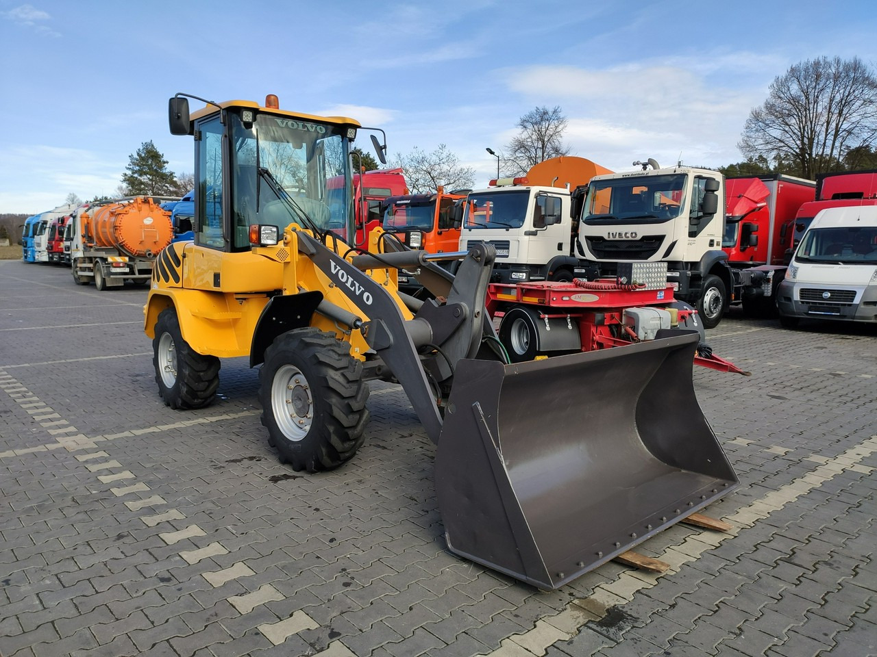 Volvo L30B Pro Unikat Stan Tylko 5380 mth - Колесен товарач: снимка 2 Volvo L30B Pro Unikat Stan Tylko 5380 mth - Колесен товарач: снимка 2