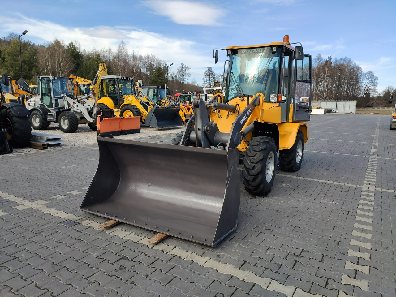 Volvo L30B Pro Unikat Stan Tylko 5380 mth - Колесен товарач: снимка 3 Volvo L30B Pro Unikat Stan Tylko 5380 mth - Колесен товарач: снимка 3