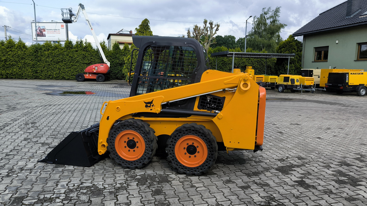 BOBCAT S450 - Мини челен товарач: снимка 4 BOBCAT S450 - Мини челен товарач: снимка 4