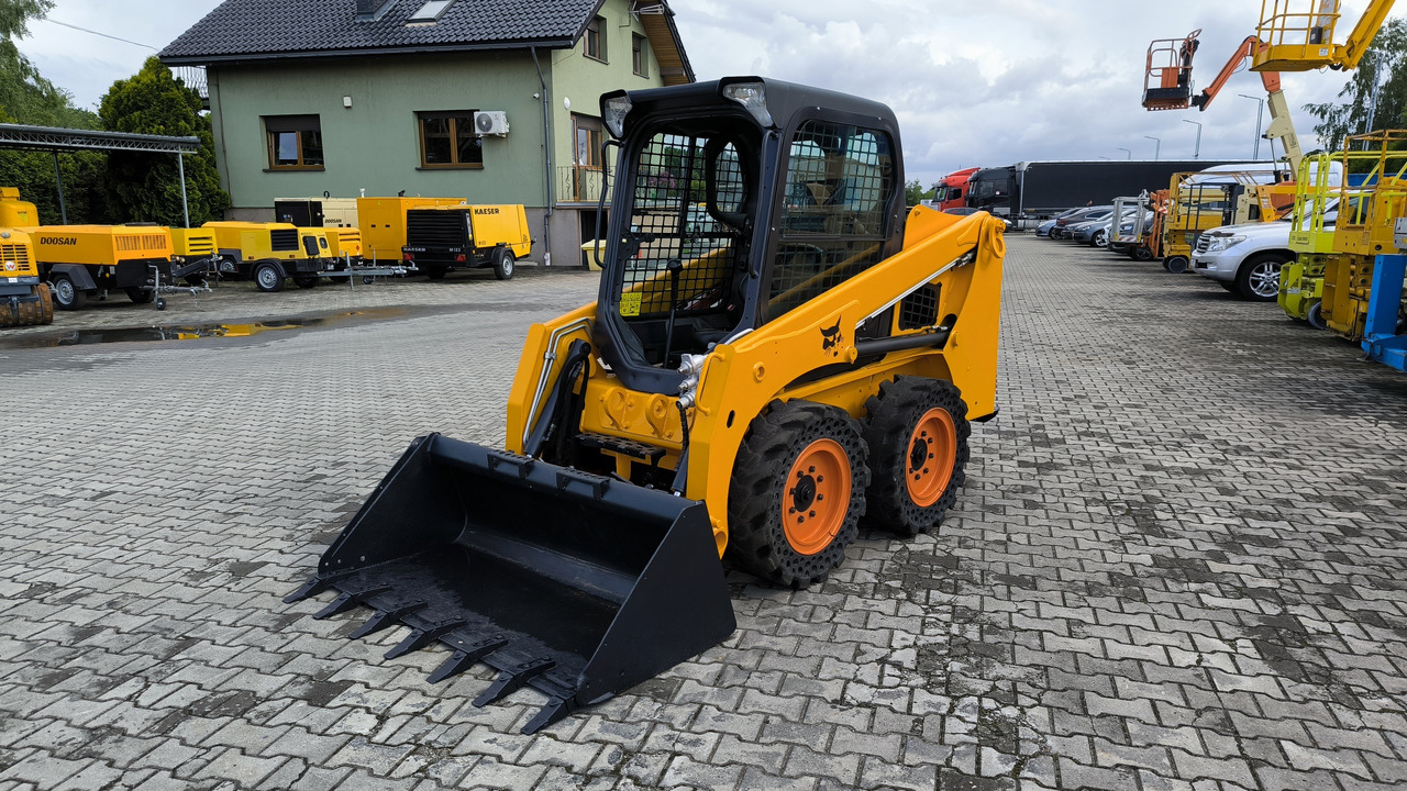BOBCAT S450 - Мини челен товарач: снимка 3 BOBCAT S450 - Мини челен товарач: снимка 3