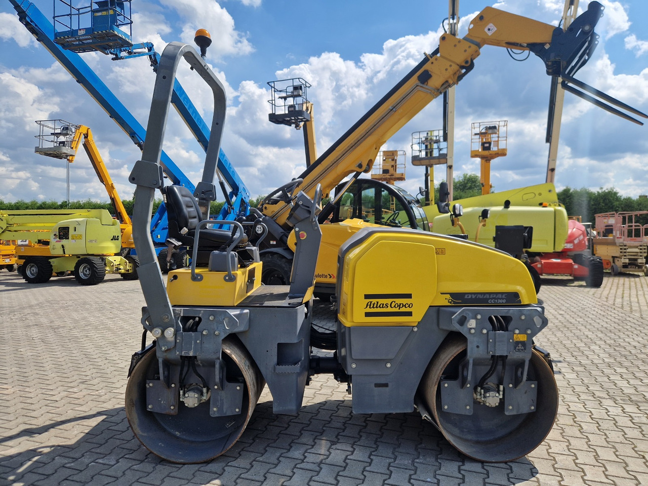 DYNAPAC CC 1300 - Пътен валяк: снимка 2 DYNAPAC CC 1300 - Пътен валяк: снимка 2