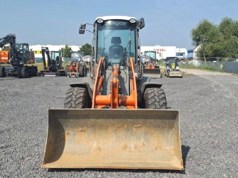 Atlas AR 480 - Мини челен товарач: снимка 2 Atlas AR 480 - Мини челен товарач: снимка 2