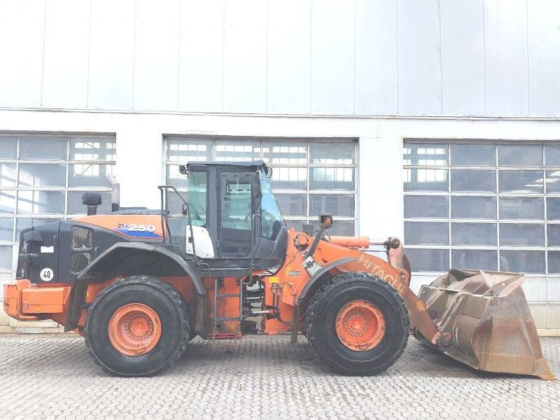 Hitachi ZW 250-6 - Колесен товарач: снимка 5 Hitachi ZW 250-6 - Колесен товарач: снимка 5