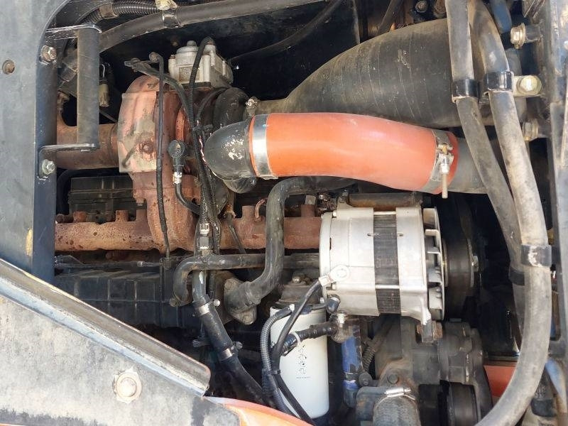 Колесен товарач Hitachi ZW 250-6: снимка 7