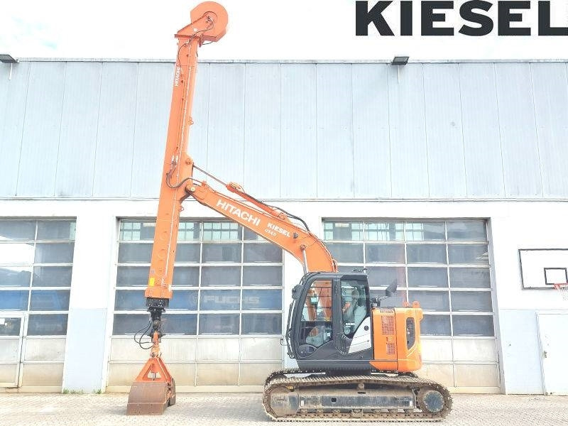 Hitachi ZX 135 US-6 Teledipper - Верижен багер: снимка 1 Hitachi ZX 135 US-6 Teledipper - Верижен багер: снимка 1