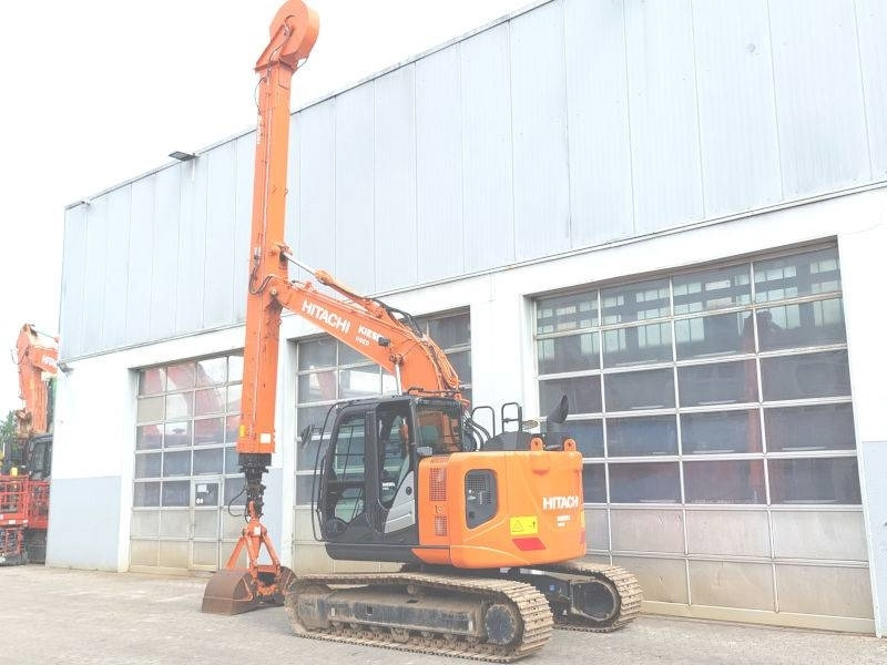 Hitachi ZX 135 US-6 Teledipper - Верижен багер: снимка 3 Hitachi ZX 135 US-6 Teledipper - Верижен багер: снимка 3