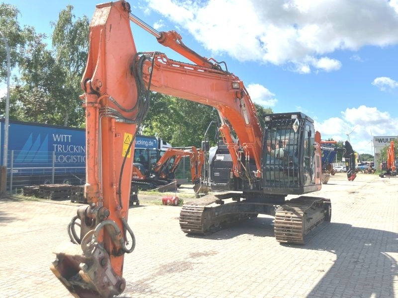 Hitachi ZX 225 US LC-6 - Верижен багер: снимка 2 Hitachi ZX 225 US LC-6 - Верижен багер: снимка 2