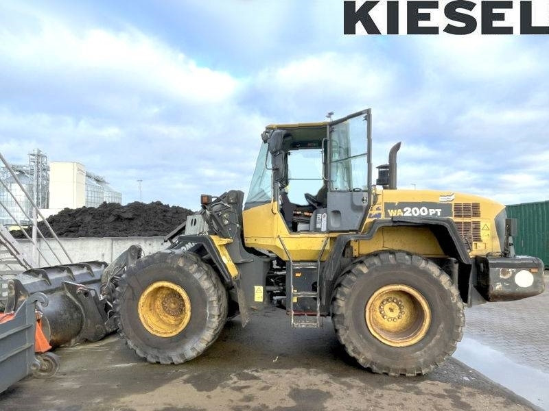 Komatsu WA 200 PT-5 - Колесен товарач: снимка 1 Komatsu WA 200 PT-5 - Колесен товарач: снимка 1