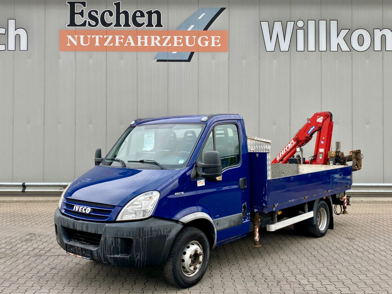 Iveco 65 C18 | Ferrari F541R A4 Kran*FUNK*3x Sitze*AHK Iveco 65 C18 | Ferrari F541R A4 Kran*FUNK*3x Sitze*AHK - Бордови бус: снимка 1 Iveco 65 C18 | Ferrari F541R A4 Kran*FUNK*3x Sitze*AHK Iveco 65 C18 | Ferrari F541R A4 Kran*FUNK*3x Sitze*AHK - Бордови бус: снимка 1