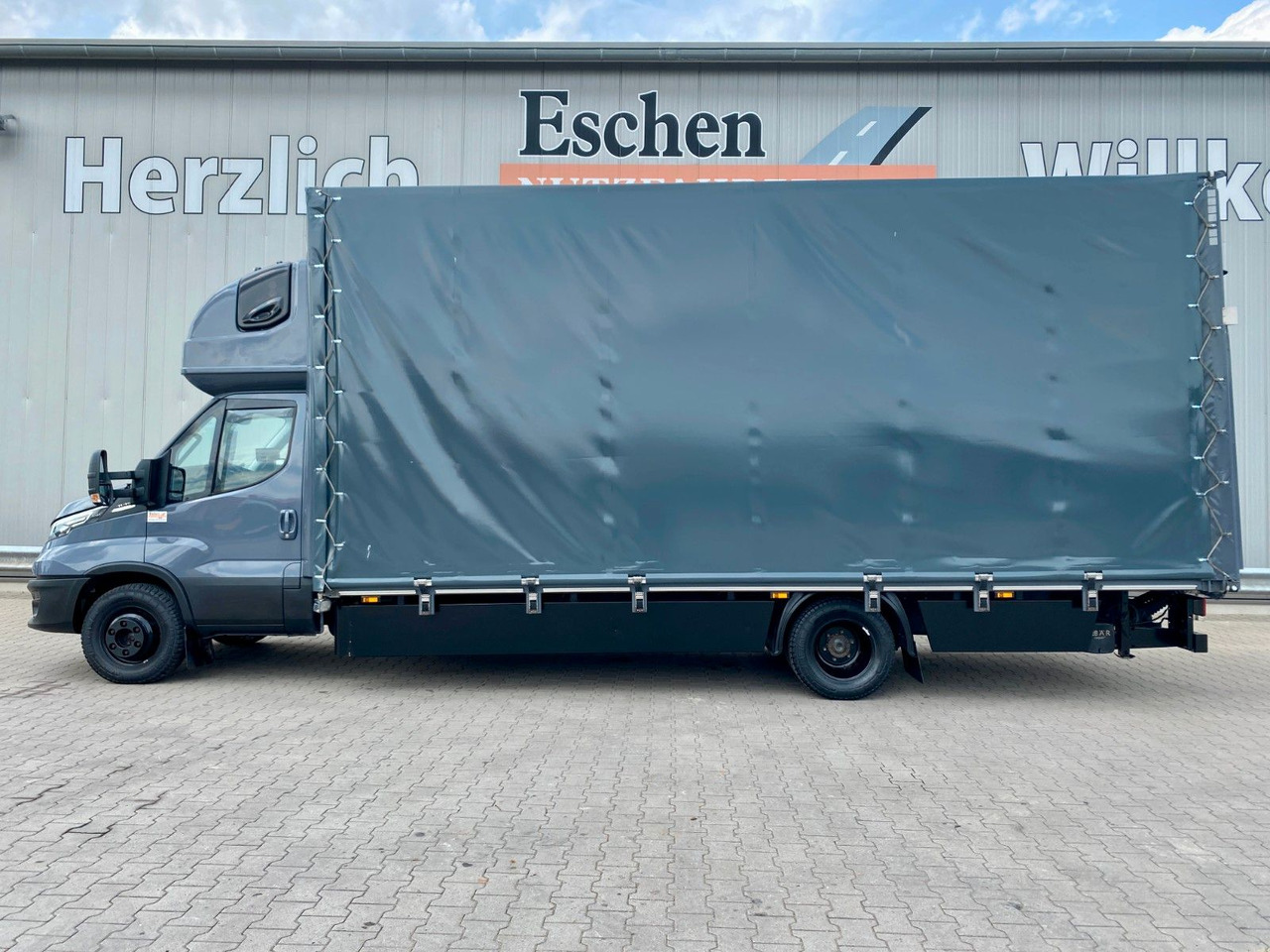 Iveco Daily Hi-Matic 70 C 21 Topsleeper | LBW 1,00to. - Брезентов бус: снимка 2 Iveco Daily Hi-Matic 70 C 21 Topsleeper | LBW 1,00to. - Брезентов бус: снимка 2