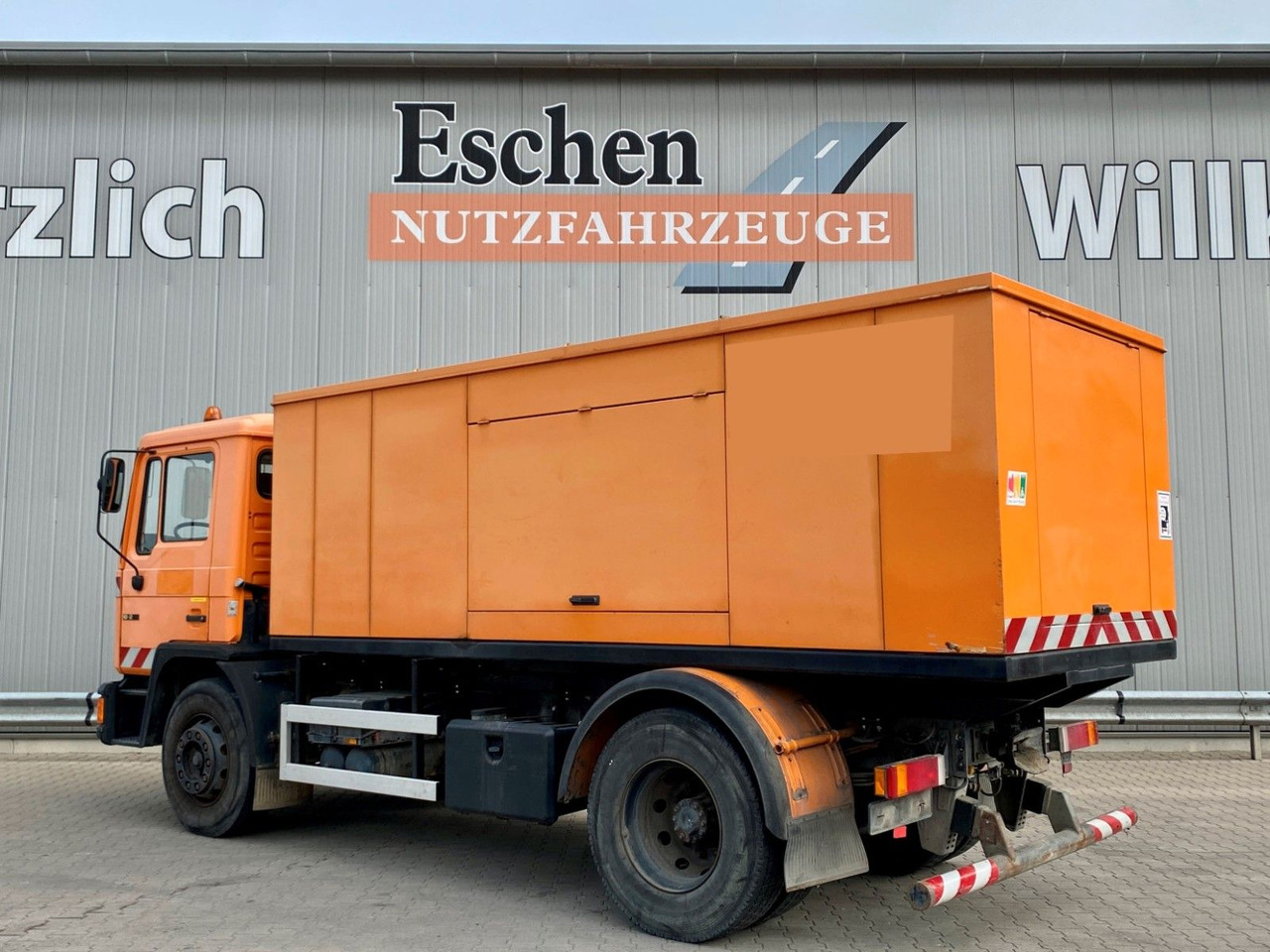 MAN 18.272 Polyma Stromaggregat/168kW | 3x Sitze*AHK - Камион: снимка 3 MAN 18.272 Polyma Stromaggregat/168kW | 3x Sitze*AHK - Камион: снимка 3