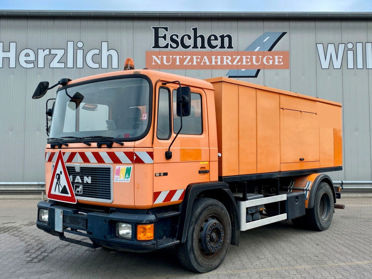 MAN 18.272 Polyma Stromaggregat/168kW | 3x Sitze*AHK - Камион: снимка 1 MAN 18.272 Polyma Stromaggregat/168kW | 3x Sitze*AHK - Камион: снимка 1