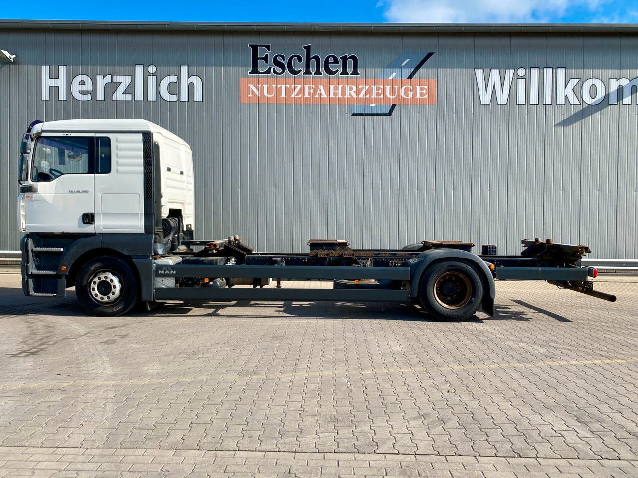 MAN TGA 18.350 LL Fahrschule*Driving school*5 Sitze MAN TGA 18.350 LL Fahrschule*Driving school*5 Sitze - Бордови камион: снимка 2 MAN TGA 18.350 LL Fahrschule*Driving school*5 Sitze MAN TGA 18.350 LL Fahrschule*Driving school*5 Sitze - Бордови камион: снимка 2