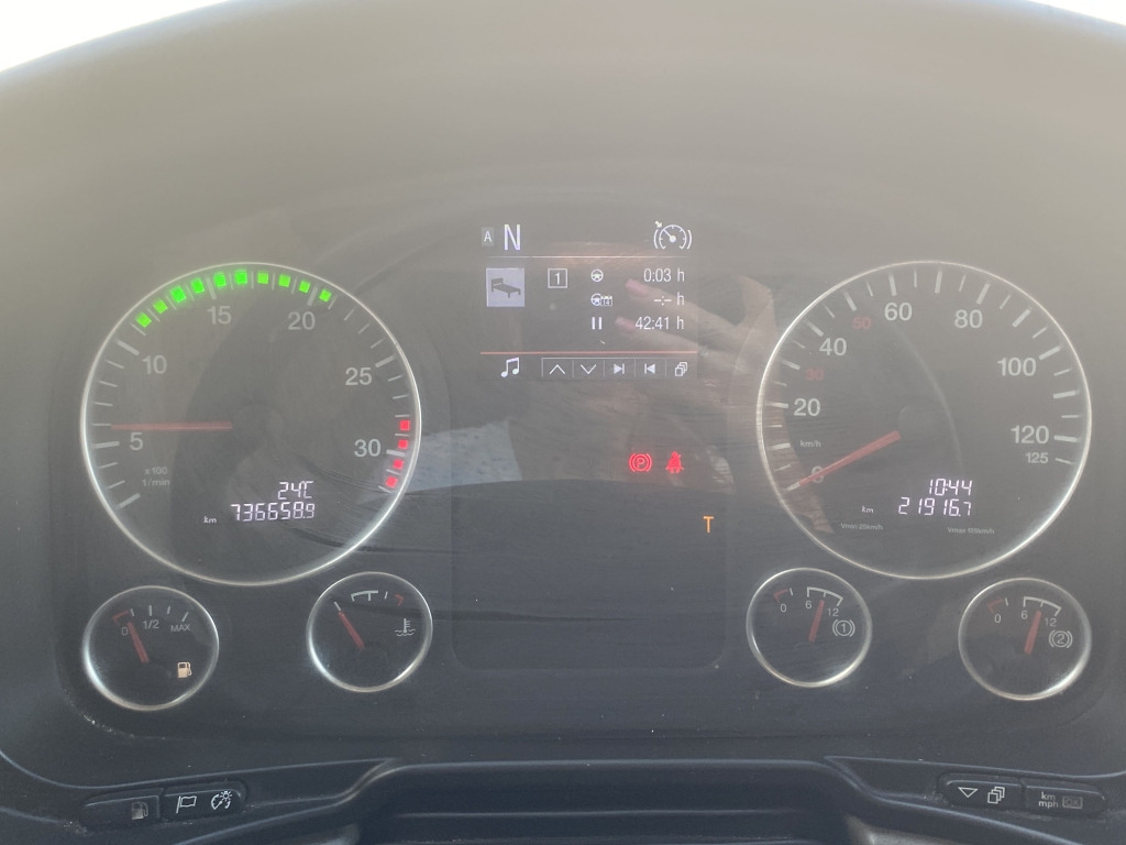 Камион с брезент MAN TGL 12.250 4x2 BL: снимка 10