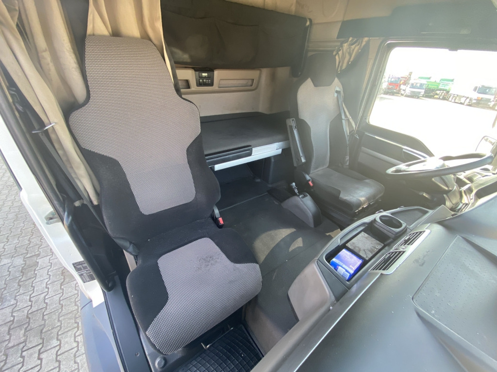 Камион с брезент MAN TGL 12.250 4x2 BL: снимка 7