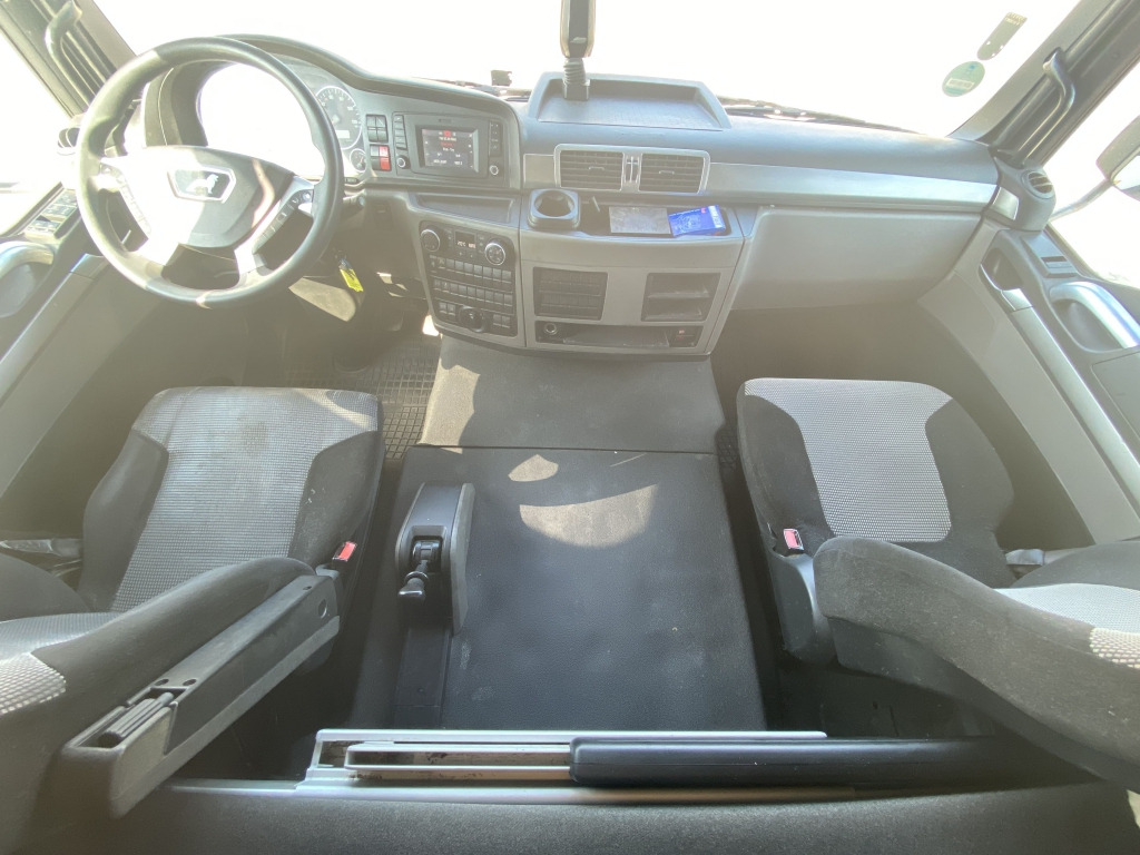 Камион с брезент MAN TGL 12.250 4x2 BL: снимка 8