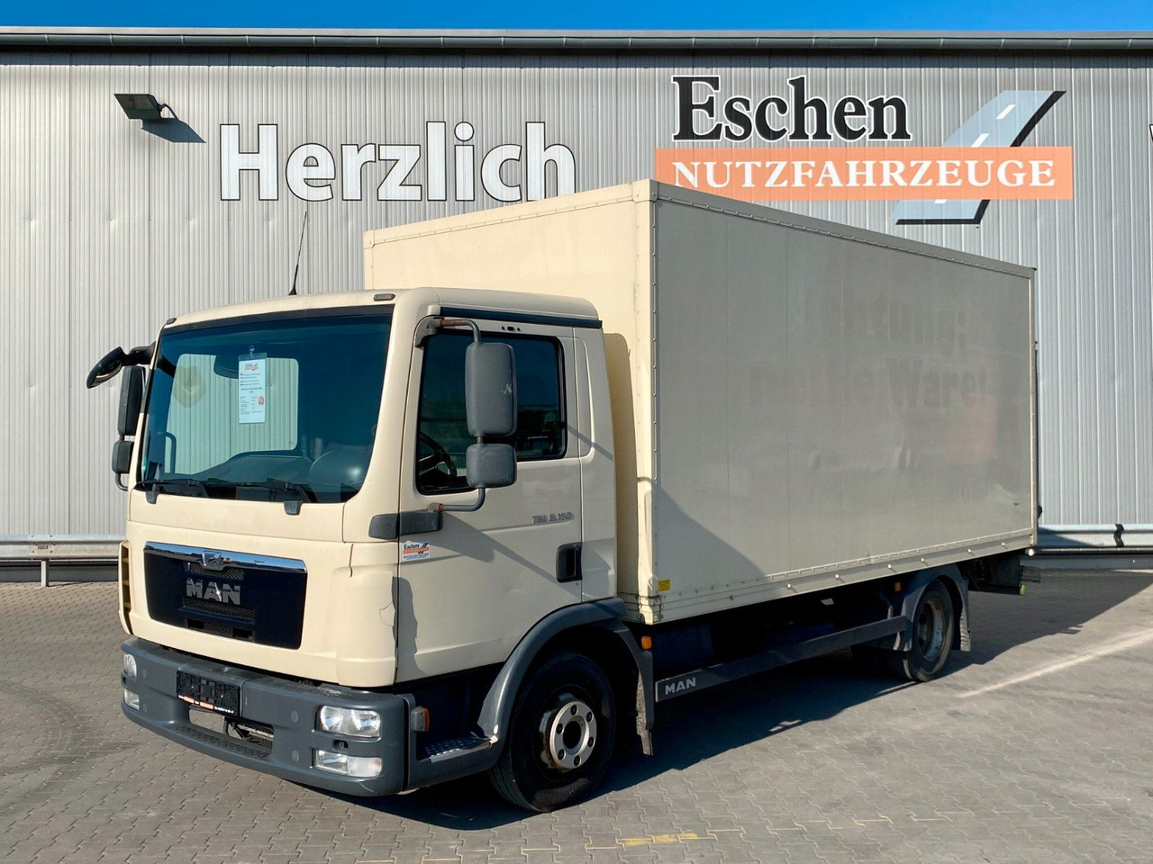 MAN TGL 8.150 Blatt/Blatt*5,5mKoffer*LBW*Seitentür MAN TGL 8.150 Blatt/Blatt*5,5mKoffer*LBW*Seitentür - Лекотоварен автомобил фургон: снимка 1 MAN TGL 8.150 Blatt/Blatt*5,5mKoffer*LBW*Seitentür MAN TGL 8.150 Blatt/Blatt*5,5mKoffer*LBW*Seitentür - Лекотоварен автомобил фургон: снимка 1