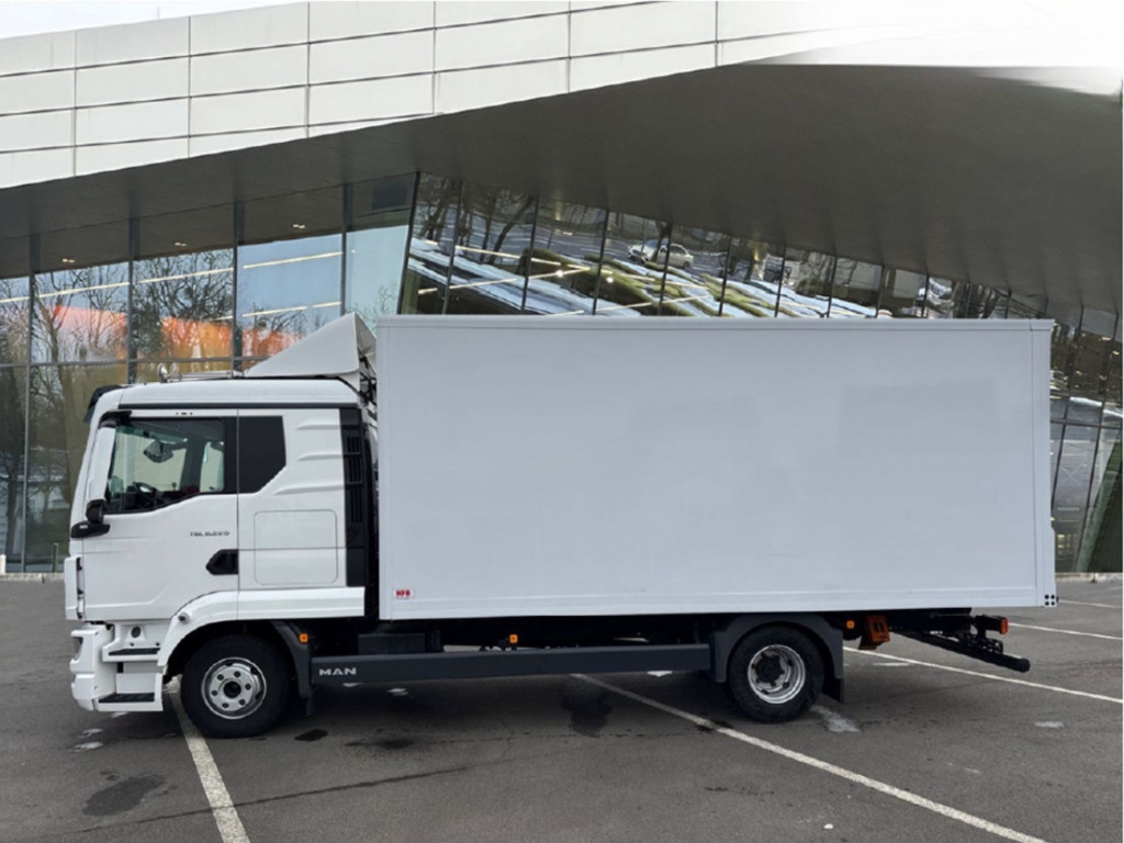 MAN TGL 8.220 4x2 BL - Камион фургон: снимка 2 MAN TGL 8.220 4x2 BL - Камион фургон: снимка 2
