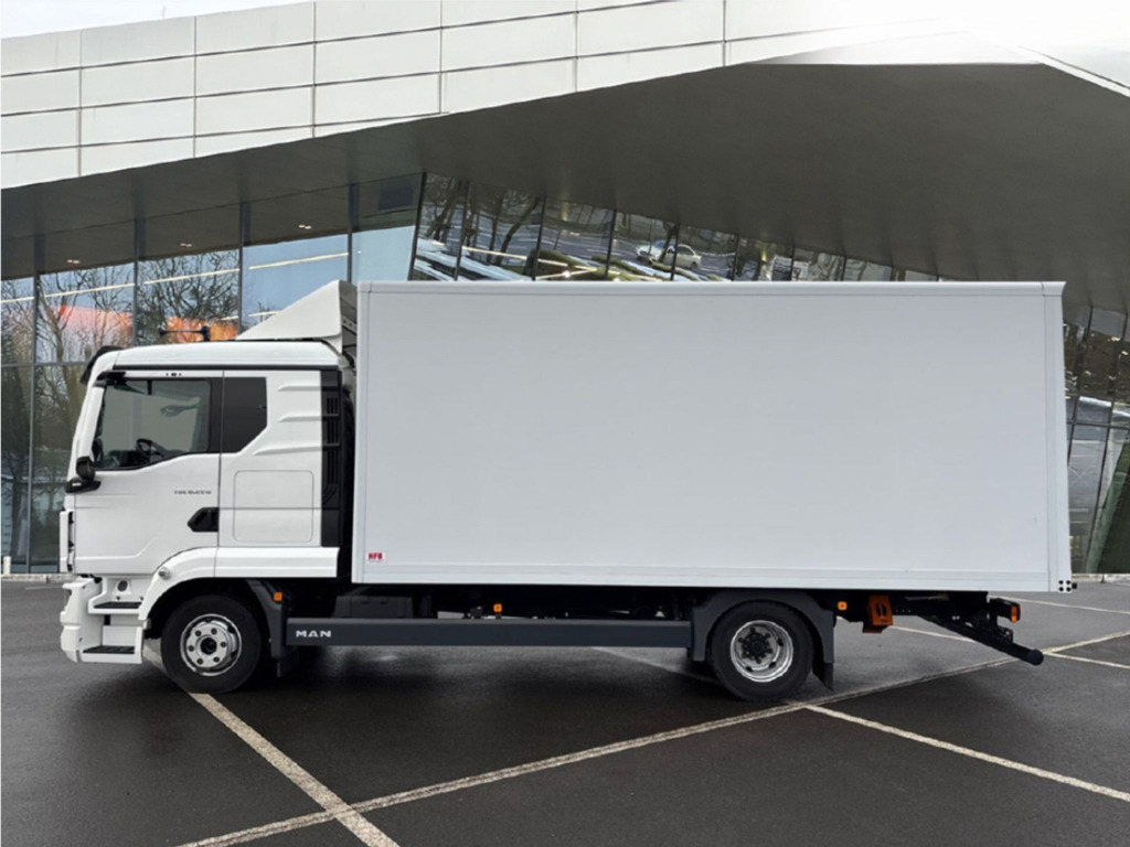 MAN TGL 8.220 4x2 BL - Камион фургон: снимка 2 MAN TGL 8.220 4x2 BL - Камион фургон: снимка 2