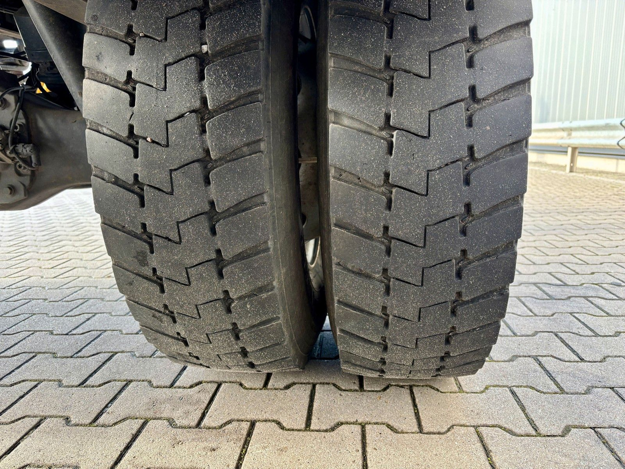 Самосвал камион, Камион с кран MAN TGM 18.320 4x4 BB | TÜV NEU*HIAB XHIDUO 138*FUNK: снимка 12