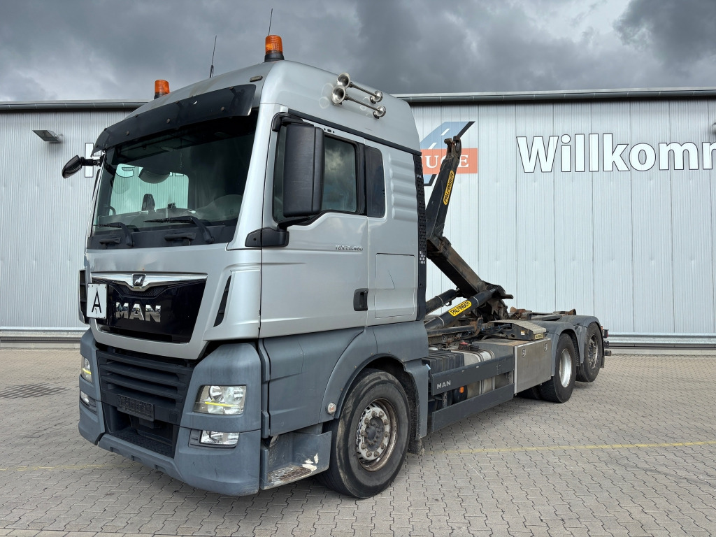 MAN TGX 26.460 / 6x2-4 BL - Мултилифт с кука камион: снимка 2 MAN TGX 26.460 / 6x2-4 BL - Мултилифт с кука камион: снимка 2