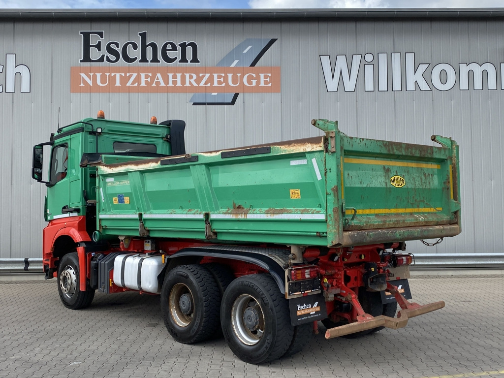 Mercedes-Benz 2652 K Arocs 6x4 - Самосвал камион: снимка 4 Mercedes-Benz 2652 K Arocs 6x4 - Самосвал камион: снимка 4