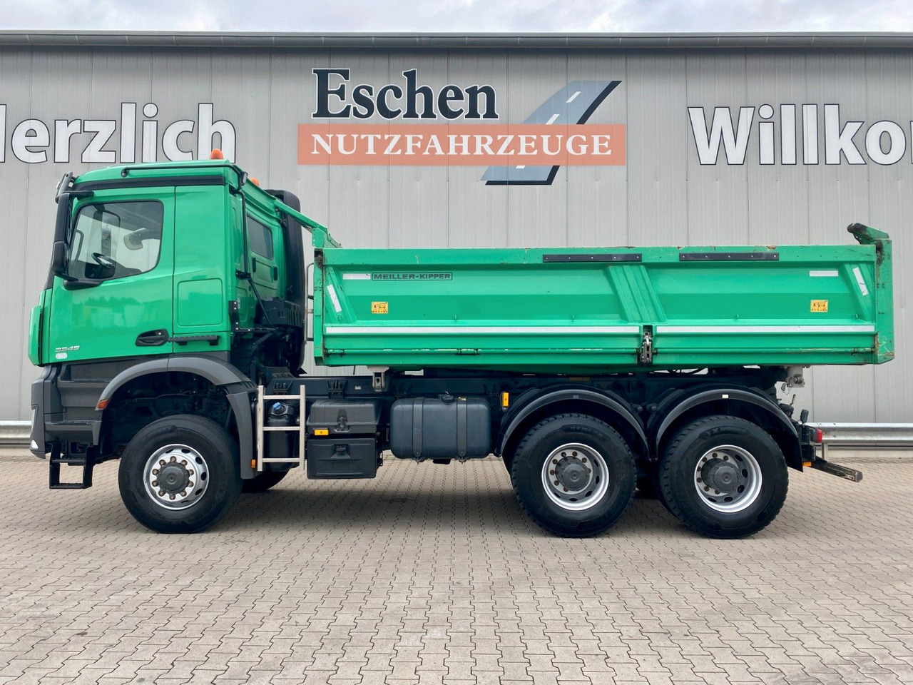 Mercedes-Benz Arocs 3345 6x6 | MEILLER*Bordmatik*Blatt*AHK+Oel - Самосвал камион: снимка 3 Mercedes-Benz Arocs 3345 6x6 | MEILLER*Bordmatik*Blatt*AHK+Oel - Самосвал камион: снимка 3