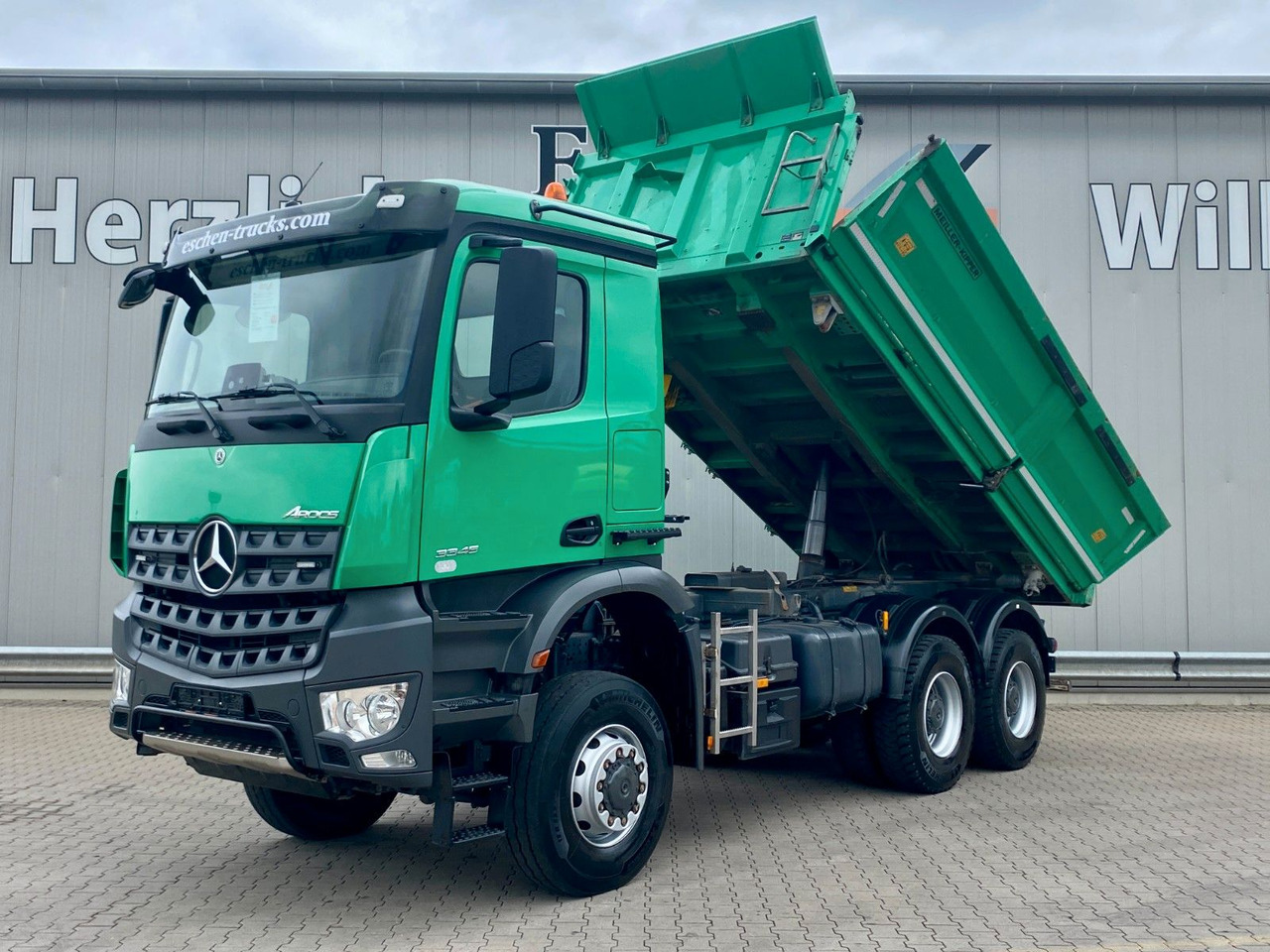 Mercedes-Benz Arocs 3345 6x6 | MEILLER*Bordmatik*Blatt*AHK+Oel - Самосвал камион: снимка 2 Mercedes-Benz Arocs 3345 6x6 | MEILLER*Bordmatik*Blatt*AHK+Oel - Самосвал камион: снимка 2