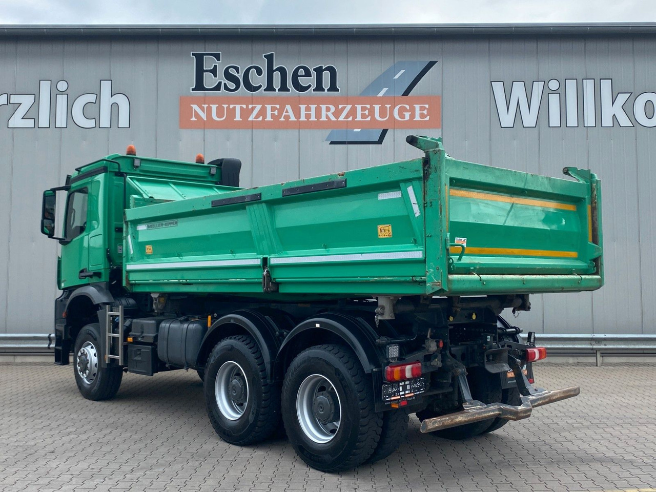 Mercedes-Benz Arocs 3345 6x6 | MEILLER*Bordmatik*Blatt*AHK+Oel - Самосвал камион: снимка 4 Mercedes-Benz Arocs 3345 6x6 | MEILLER*Bordmatik*Blatt*AHK+Oel - Самосвал камион: снимка 4